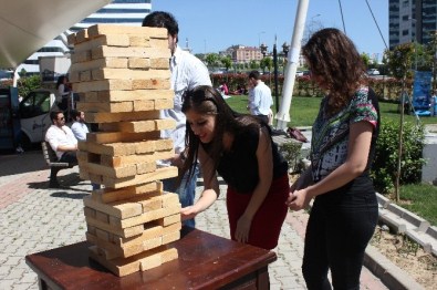 Athena Üniversite Öğrencilerini Coşturdu