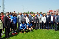 MESUT HOŞCAN - Bakan Avcı Stadyum İnşaatını Ve Eskişehirspor Tesislerini Ziyaret Etti