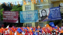 MİTİNG ALANI - Başbakan Davutoğlu'na Pankartlarla Karşılama