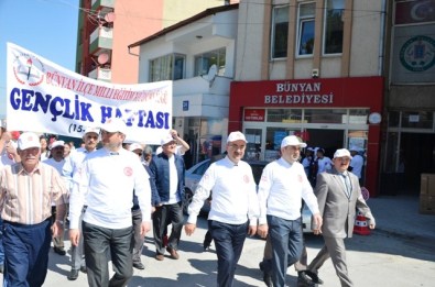 Bünyan'da Dev Gençlik Yürüyüşü