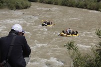 RAFTİNG HEYECANI - Hakkari Zap Suyunda Rafting Heyecanı