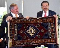 RıFAT HISARCıKLıOĞLU - Hisarcıklıoğlu'ndan Kosb'nin Yeni Yönetimine Hayırlı Olsun Ziyareti