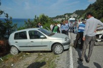İnebolu'da Trafik Kazası Açıklaması 2 Yaralı