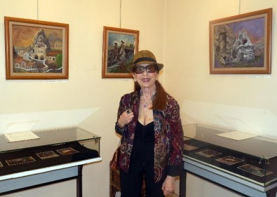 Ressam Verjin Şabcı, Paris Anadolu Kültür Merkezi'nde Sergi Açtı
