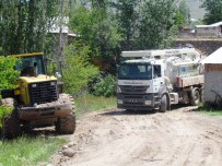 ALI SUÇIN - Sel Baskınındaki Evlerin Su Tahliyesi Çalışması Devem Ediyor