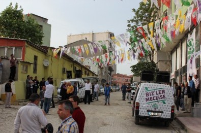 Tekirdağ'ın Saray İlçesinde Vatandaşlar Ve HDP'liler Arasında Gerginlik Yaşandı
