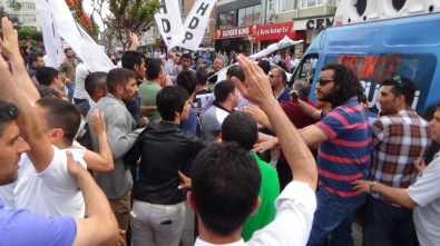 Tekirdağ'ın Saray İlçesindeki Olaylarla İlgili Basın Açıklaması Yapan HDP'liler, AK Parti Seçim Aracına Saldırdı