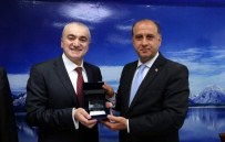 SUAT SEYITOĞLU - Vali Çomaktekin'den Orman İşletme Müdürü Kotil'e Başarı Belgesi