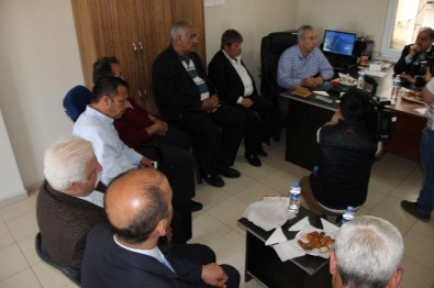 Çakan, Halk Pazarı Esnafıyla Buluştu