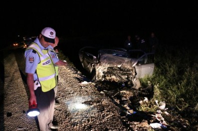 CHP'nin Seçim Minibüsü Kaza Yaptı Açıklaması 1 Ölü, 8 Yaralı