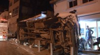 SEBZE YÜKLÜ KAMYON - Otomobille Çarpışan Kamyon Devrildi Açıklaması 2 Yaralı