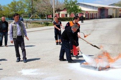 AFAD'dan Erciş Şeker Fabrikası Personeline 'Afet' Eğitimi