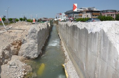 Başkan Polat, Bostanbaşı Kanal Çalışmalarını İnceledi