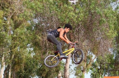 Bayraklı'da Gençlik Festivali Devam Ediyor