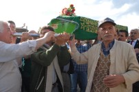 NECDET ÖZDEMIR - Gazdan Zehirlenen Madenciler Toprağa Verildi