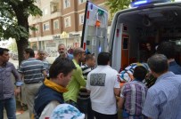 PAZARKÖY - Geri Manevra Yapan Araç, Tekerlekli Sandalyeli Adama Çarptı