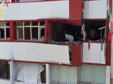HDP Binalarında Patlama Açıklaması 2 Yaralı
