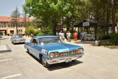 Klasik Otolardan 'Devrim'e Saygı