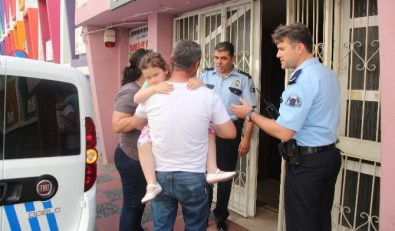 Nikah Salonunda Unutulan Anne Kızı Polis Kurtardı