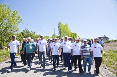 Ahlat'ta Gençlik Yürüyüşü