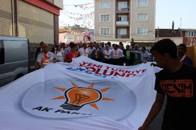 AK Parti'den Gençlik Ve Spor Bayramında Sevgi Yürüyüşü