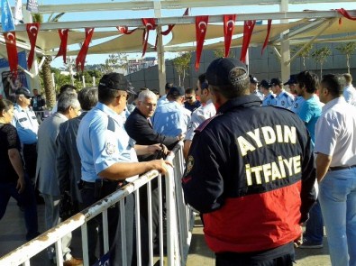 Aydın'da 19 Mayıs Törenlerinde Alan Gerginliği