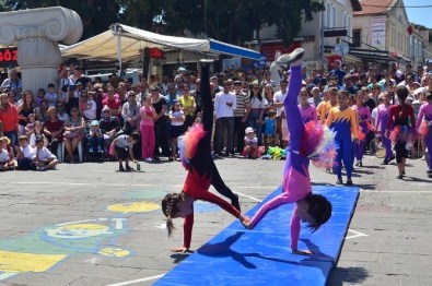 Foça'da Alanlara Sığmayan 19 Mayıs Coşkusu