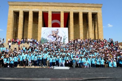 Pamukkale'den 2 Bin Kişi, 50 Otobüsle Anıtkabir'e Gitti