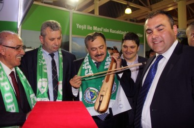 Bakan, Önce Çoban Oldu,Sonra Kemençeci