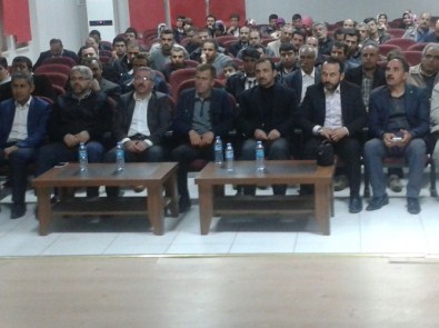 Çelikhan'da Ahmet Davutoğlu'nun Kitabı Tahlil Edildi