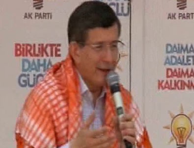 Davutoğlu: Osmaniye'de Bahçeli'yi yuhalatmayız