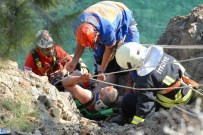 LOKMAN HEKIM - İngiliz Turist 50 Metreden Uçtu