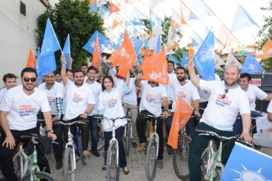 AK Parti'li Gençlerden 'Bisiklet Turu'