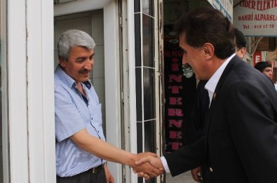 Bağımsız Aday Ölmeztoprak, Darende'yi Ziyaret Etti