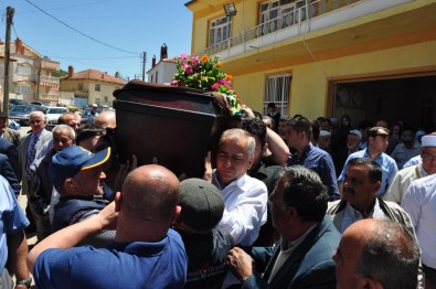 Başkan Zolan'ın Vefat Eden Ablası Toprağa Verildi