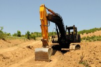 DOĞANLı - Bingöl'de İş Makinesi Yakıldı