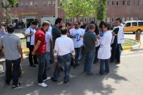 AİLE HEKİMİ - Diyarbakır'da Sağlık Çalışanları İş Bırakma Eylemi Başlattı