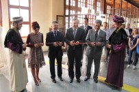 İSMAİL BAYRAM - Gediz'in Geleneksel Kıyafetleri DPÜ Bedesten Sergi Salonu'nda