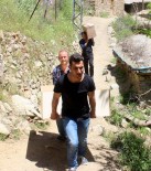 ORHAN ÖZTÜRK - Köydeki Çocuklar İçin Sırtlarında Kitap Taşıdılar