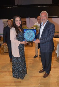 Kütahya'da 'Tahta Çanak' Tiyatro Gösterimi