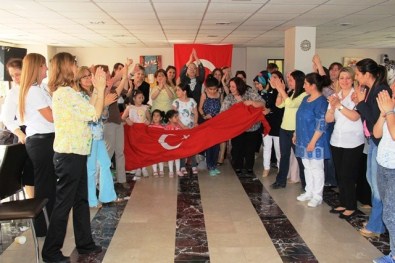 Polis Eşleri, Yuvada Kalan Çocuk Ve Gençlerle Bir Araya Geldi