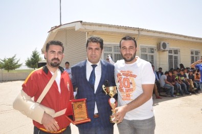 Şampiyonlar Kupalarını Aldı