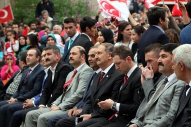 Ülkücüler, Ali Kınık Ve Mustafa Yıldızdoğan'la Coştu