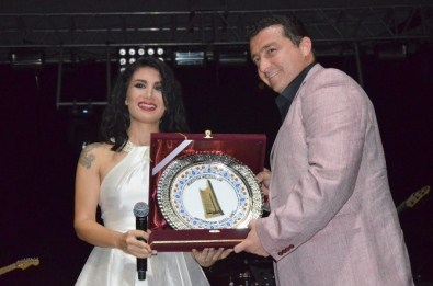 Bozüyük'te İrem Derici Konseri