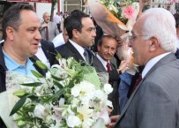 CHP'li Giresun Belediye Başkanı Aksu Kamalak Ve Destici'yi Çiçeklerle Karşıladı