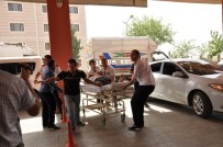 VELI ÇAKıR - Cizre'de 2 Ayrı Trafik Kazasında 13 Kişi Yaralandı