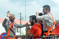 MAHMUT ALAN - Davutoğlu'nun Dikkatini Çekmek İçin 20 Metrelik Vincin Tepesine Çıktı