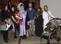 Diplomasını Almaya Torunlarıyla Geldi