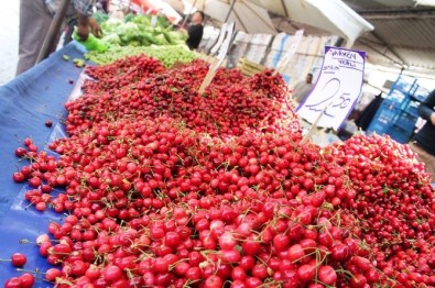 Mevsimin İlk Kirazı Tekirdağ'da Tezgahtaki Yerini Aldı