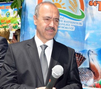 Muş'ta Vatandaşlara Ücretsiz Süt Dağıtıldı